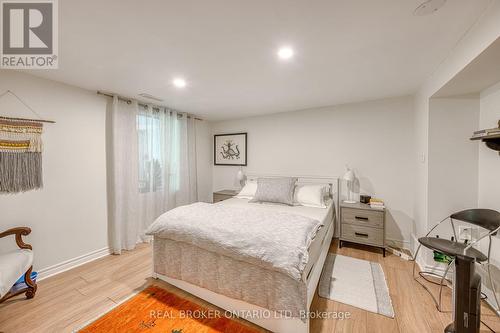 587 Commissioners Road W, London, ON - Indoor Photo Showing Bedroom