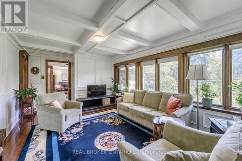 587 Commissioners Road W, London, ON - Indoor Photo Showing Living Room