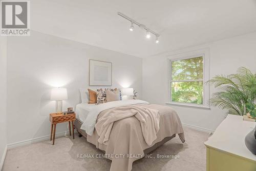 673 Woodcrest Boulevard, London, ON - Indoor Photo Showing Bedroom