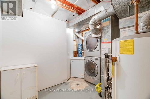 673 Woodcrest Boulevard, London, ON - Indoor Photo Showing Laundry Room