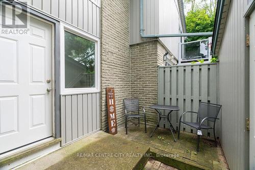 673 Woodcrest Boulevard, London, ON - Outdoor With Exterior