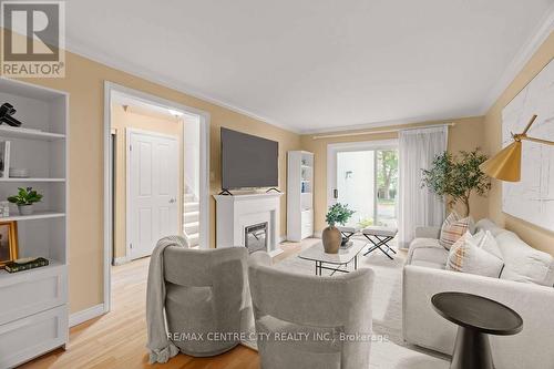 673 Woodcrest Boulevard, London, ON - Indoor Photo Showing Living Room With Fireplace