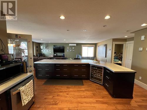 4439 Heritage Crescent, Fort Nelson, BC - Indoor Photo Showing Kitchen