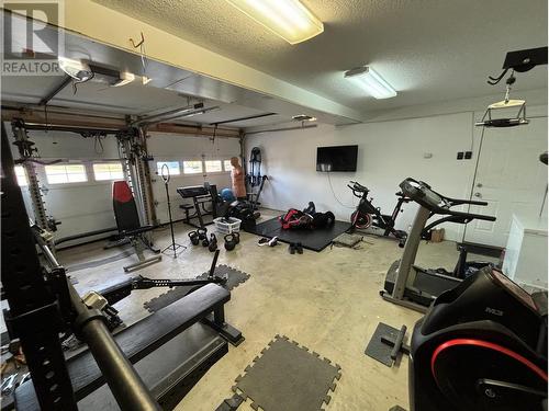 4439 Heritage Crescent, Fort Nelson, BC - Indoor Photo Showing Garage