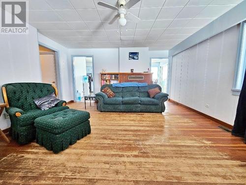 1108 River Park Road, Quesnel, BC - Indoor Photo Showing Living Room