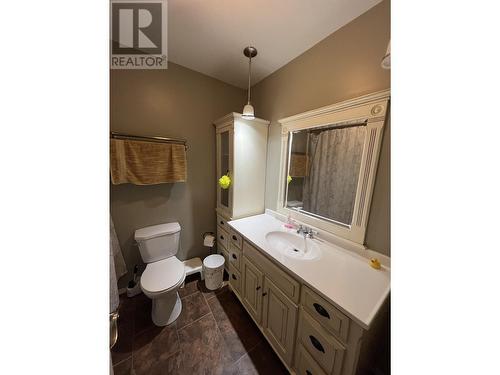 59 Pioneer Way, Fort Nelson, BC - Indoor Photo Showing Bathroom