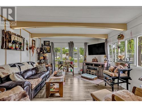 81 1000 Inverness Road, Prince George, BC - Indoor Photo Showing Living Room