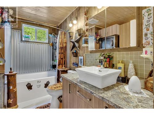 81 1000 Inverness Road, Prince George, BC - Indoor Photo Showing Bathroom