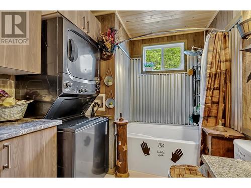 81 1000 Inverness Road, Prince George, BC - Indoor Photo Showing Laundry Room