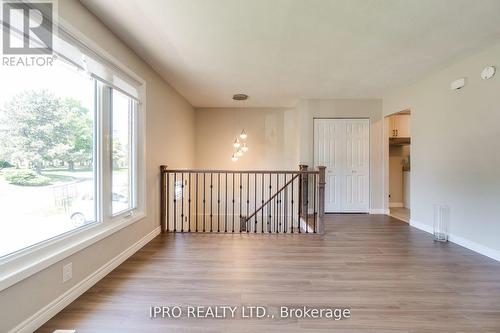 18 Costain Court, Hamilton (Fessenden), ON - Indoor Photo Showing Other Room