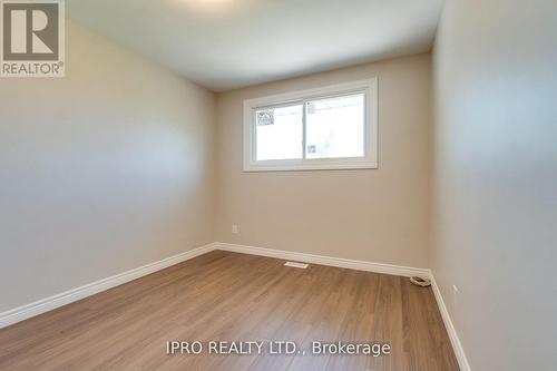 18 Costain Court, Hamilton (Fessenden), ON - Indoor Photo Showing Other Room