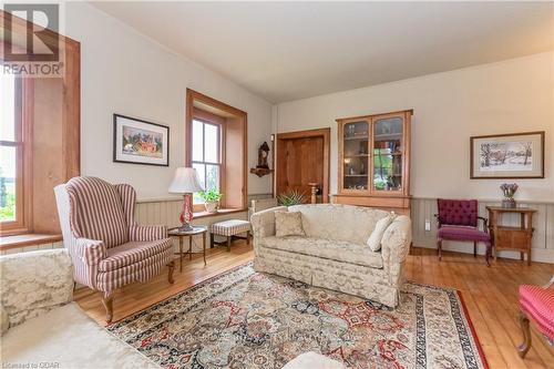 6086 5Th Line, Centre Wellington, ON - Indoor Photo Showing Living Room