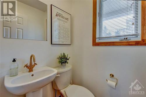 525 Pinery Road, Smiths Falls, ON - Indoor Photo Showing Bathroom