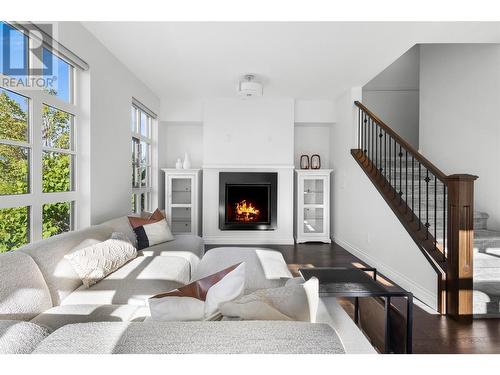 615 Fuller Avenue, Kelowna, BC - Indoor Photo Showing Living Room With Fireplace