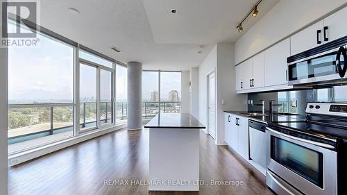 730 - 2885 Bayview Avenue, Toronto (Bayview Village), ON - Indoor Photo Showing Kitchen With Stainless Steel Kitchen