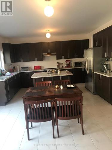 1635 Emberton Way, Innisfil, ON - Indoor Photo Showing Kitchen With Double Sink