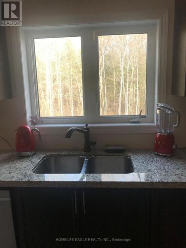 1635 Emberton Way, Innisfil, ON - Indoor Photo Showing Kitchen With Double Sink