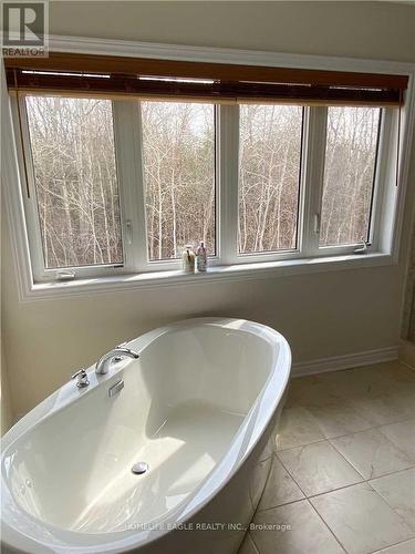 1635 Emberton Way, Innisfil, ON - Indoor Photo Showing Bathroom