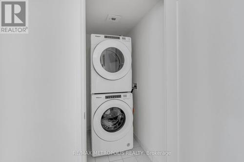 2516 - 9000 Jane Street, Vaughan (Vellore Village), ON - Indoor Photo Showing Laundry Room