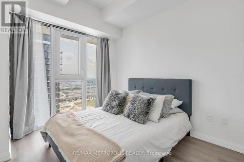 2516 - 9000 Jane Street, Vaughan (Vellore Village), ON - Indoor Photo Showing Bedroom