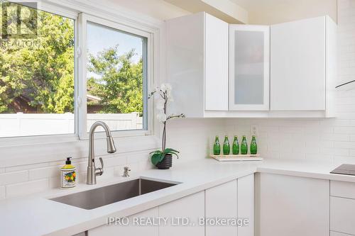 1111 Vanier Drive, Mississauga (Lorne Park), ON - Indoor Photo Showing Kitchen