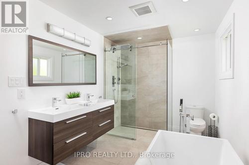 1111 Vanier Drive, Mississauga (Lorne Park), ON - Indoor Photo Showing Bathroom