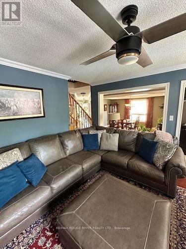 78 Bonathon Crescent, Clarington (Bowmanville), ON - Indoor Photo Showing Living Room