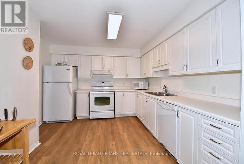 305C - 1099 Clonsilla Avenue, Peterborough (Monaghan), ON - Indoor Photo Showing Kitchen With Double Sink