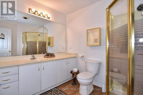 305C - 1099 Clonsilla Avenue, Peterborough (Monaghan), ON - Indoor Photo Showing Bathroom