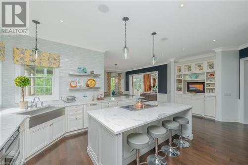 83 Barraclough Boulevard, Halton Hills, ON - Indoor Photo Showing Kitchen