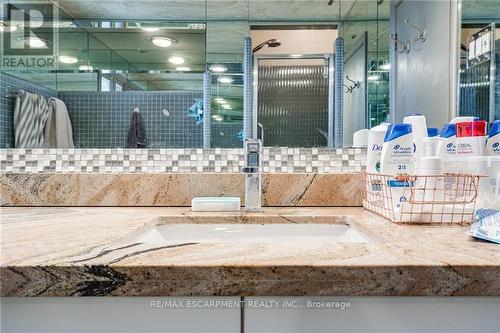 23 West Park Avenue, Hamilton (Ainslie Wood), ON - Indoor Photo Showing Bathroom