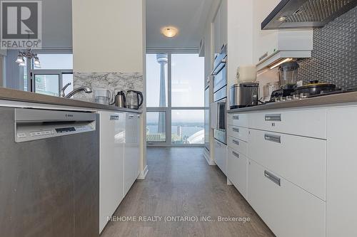 4201 - 99 John Street, Toronto (Waterfront Communities), ON - Indoor Photo Showing Kitchen