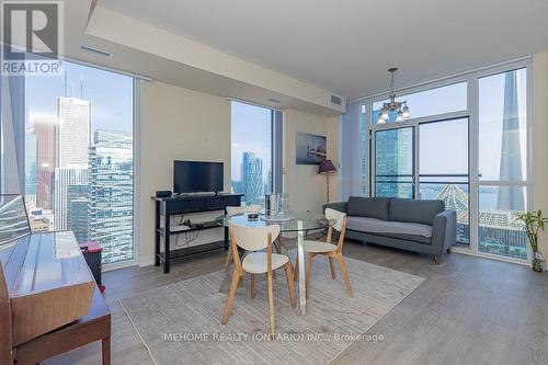 4201 - 99 John Street, Toronto (Waterfront Communities), ON - Indoor Photo Showing Living Room