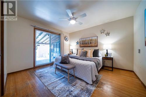 6820 Wilinger Street, Niagara Falls, ON - Indoor Photo Showing Bedroom