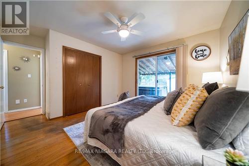 6820 Wilinger Street, Niagara Falls, ON - Indoor Photo Showing Bedroom