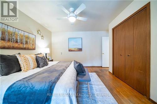 6820 Wilinger Street, Niagara Falls, ON - Indoor Photo Showing Bedroom