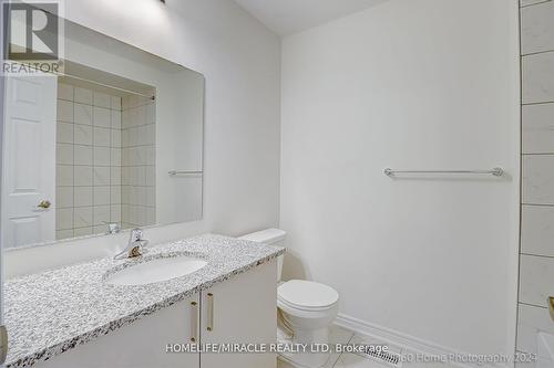 105 Air Dancer Crescent, Oshawa, ON - Indoor Photo Showing Bathroom