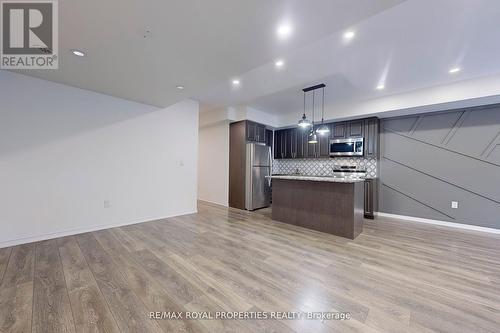 135 - 515 Kingbird Grove, Toronto (Rouge), ON - Indoor Photo Showing Kitchen