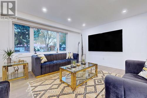 24 Cresser Avenue, Whitby, ON - Indoor Photo Showing Living Room