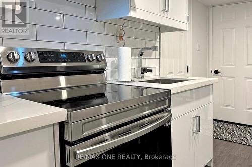 24 Cresser Avenue, Whitby, ON - Indoor Photo Showing Kitchen