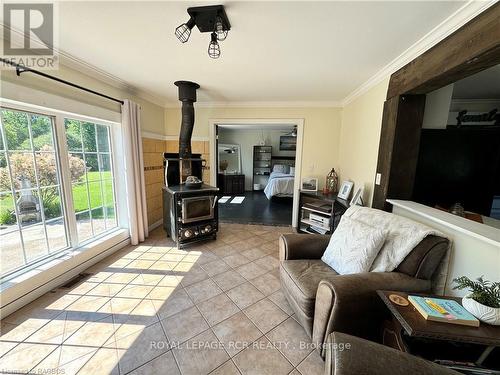 360537 160 Road, Grey Highlands, ON - Indoor Photo Showing Living Room