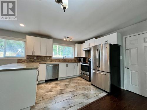 897-899 Summit Avenue, Prince Rupert, BC - Indoor Photo Showing Kitchen