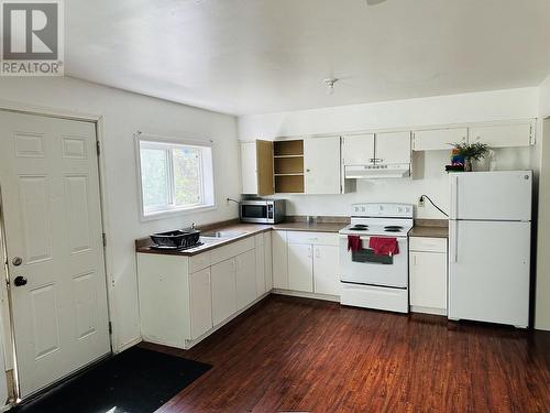 897-899 Summit Avenue, Prince Rupert, BC - Indoor Photo Showing Kitchen