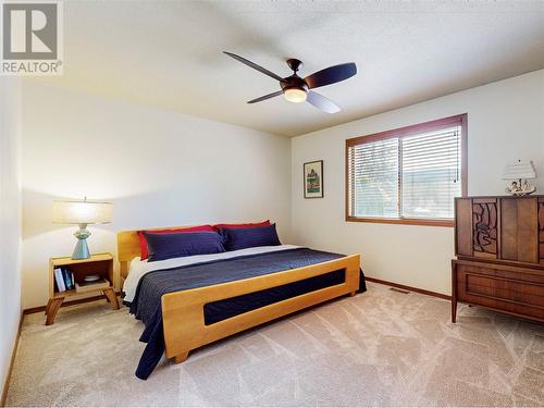 3999 Eastwood Court, Kelowna, BC - Indoor Photo Showing Bedroom