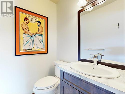 3999 Eastwood Court, Kelowna, BC - Indoor Photo Showing Bathroom