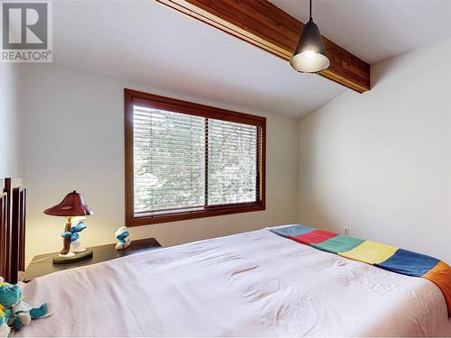 3999 Eastwood Court, Kelowna, BC - Indoor Photo Showing Bedroom