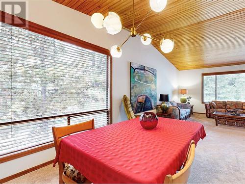 3999 Eastwood Court, Kelowna, BC - Indoor Photo Showing Bedroom