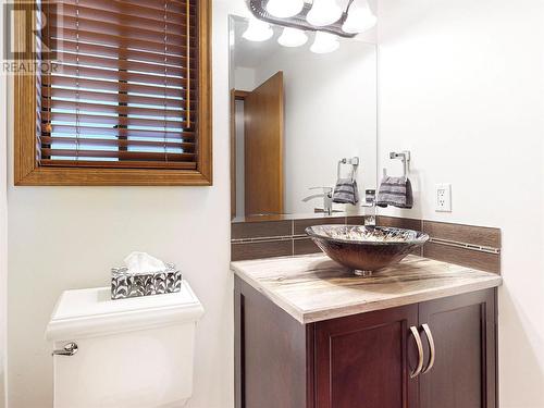 3999 Eastwood Court, Kelowna, BC - Indoor Photo Showing Bathroom