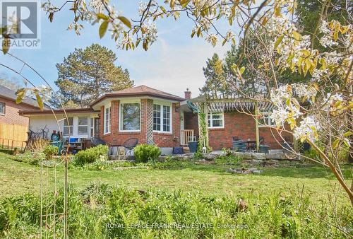 102 Sanford Street, Brighton, ON - Outdoor