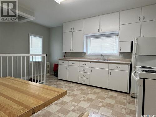 1702 101St Street, North Battleford, SK - Indoor Photo Showing Kitchen